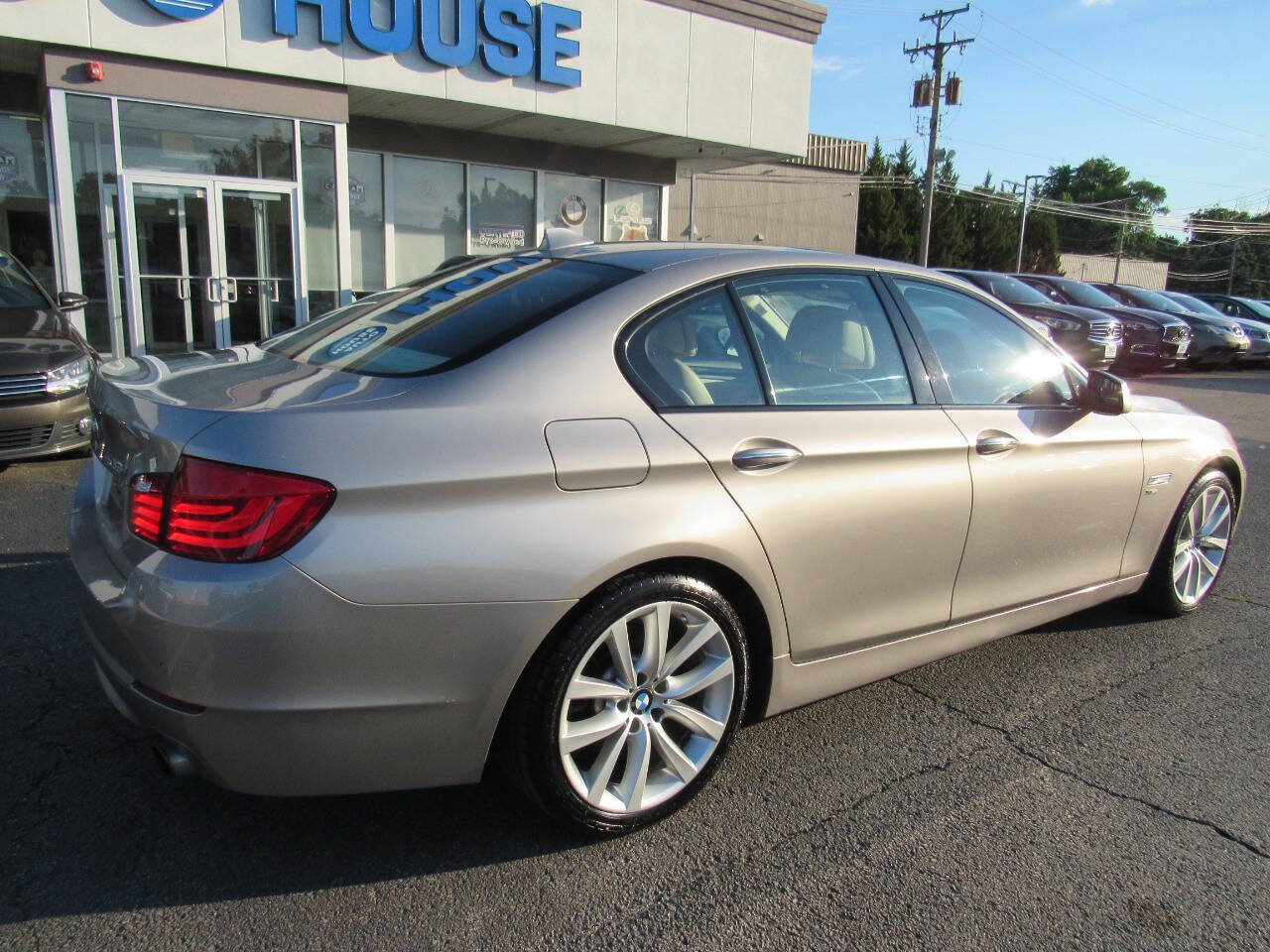 Used 2011 BMW 535i xDrive Sedan AWD/4WD image 6