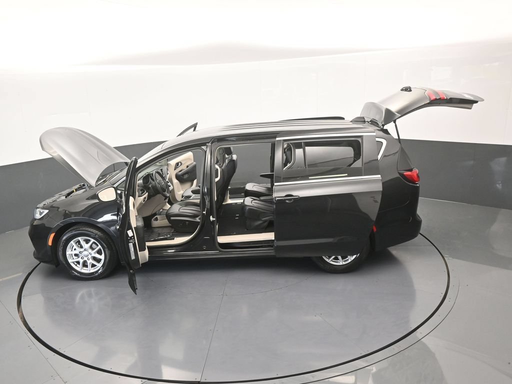Used 2023 Chrysler Pacifica Touring-L FWD image 63