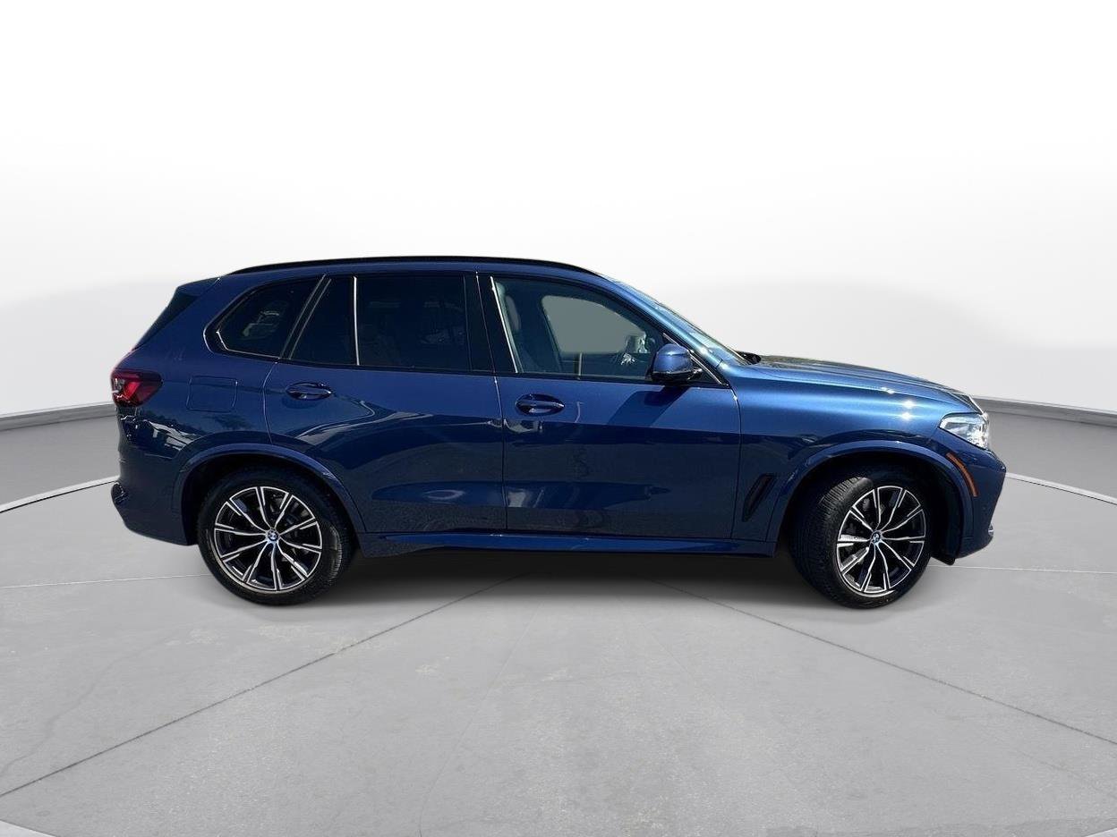 Used 2021 BMW X5 xDrive40i w/ M Sport Package image 5