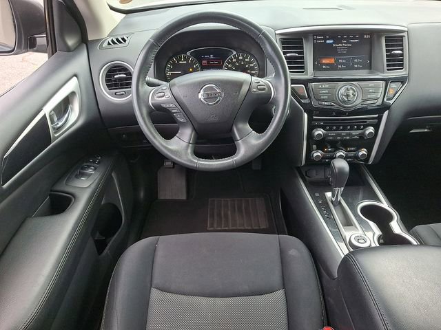 Used 2018 Nissan Pathfinder SV image 11