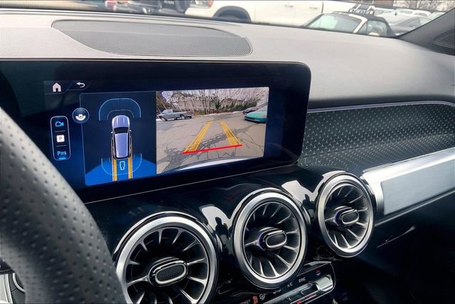 Used 2026 Mercedes-Benz GLB 250 4MATIC image 23