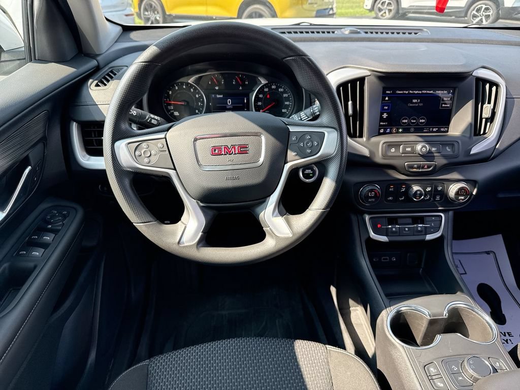 Used 2024 GMC Terrain SLE w/ Driver Convenience Package FWD image 14