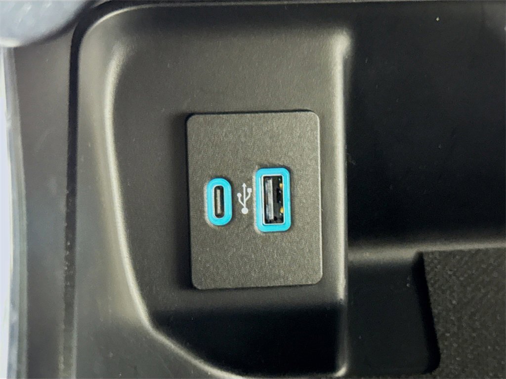 Used 2022 Ford F150 Lightning Pro image 20