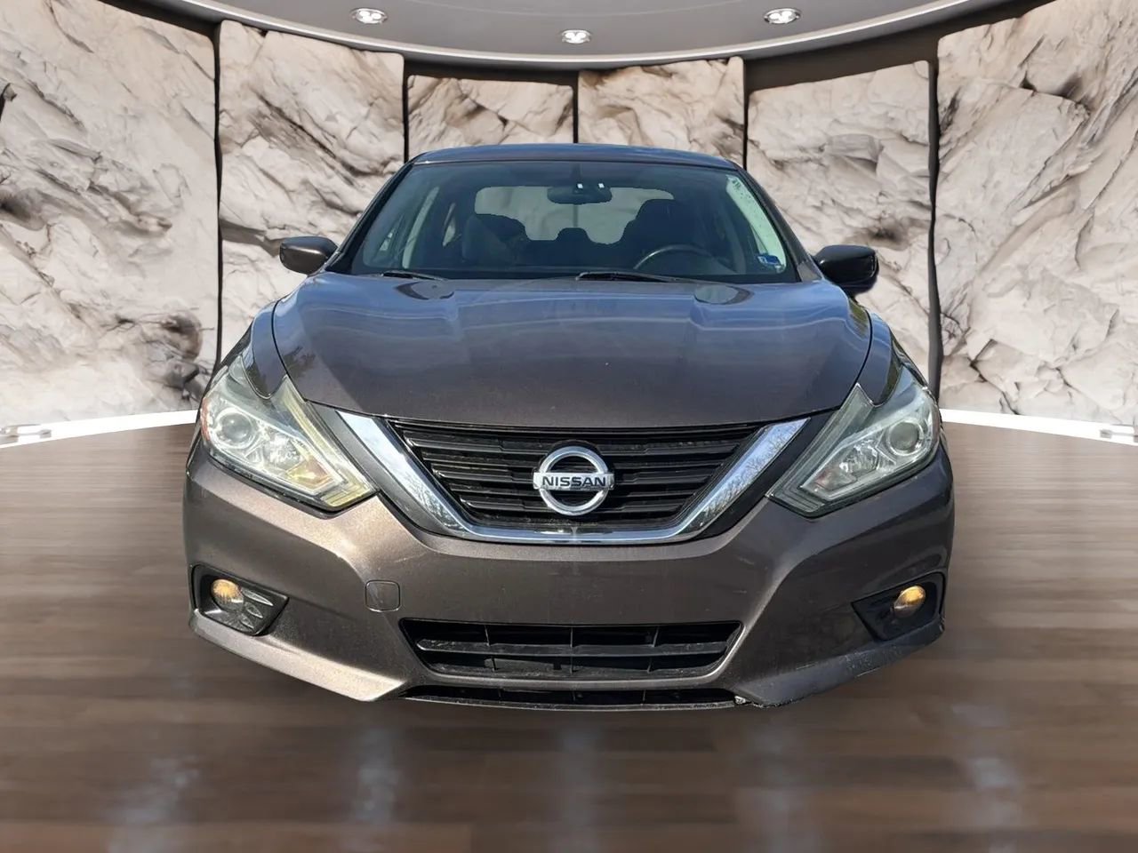 Used 2017 Nissan Altima 2.5 SV image 2