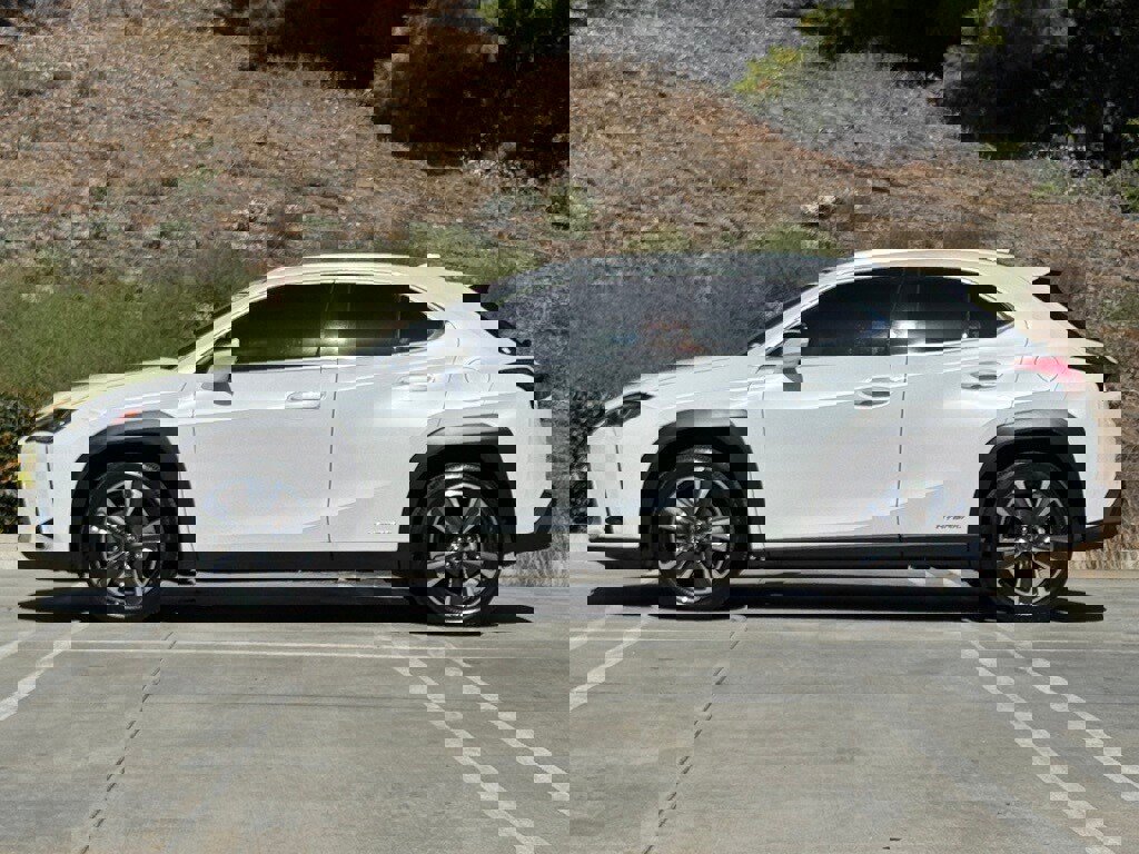 Certified 2022 Lexus UX 250h image 9