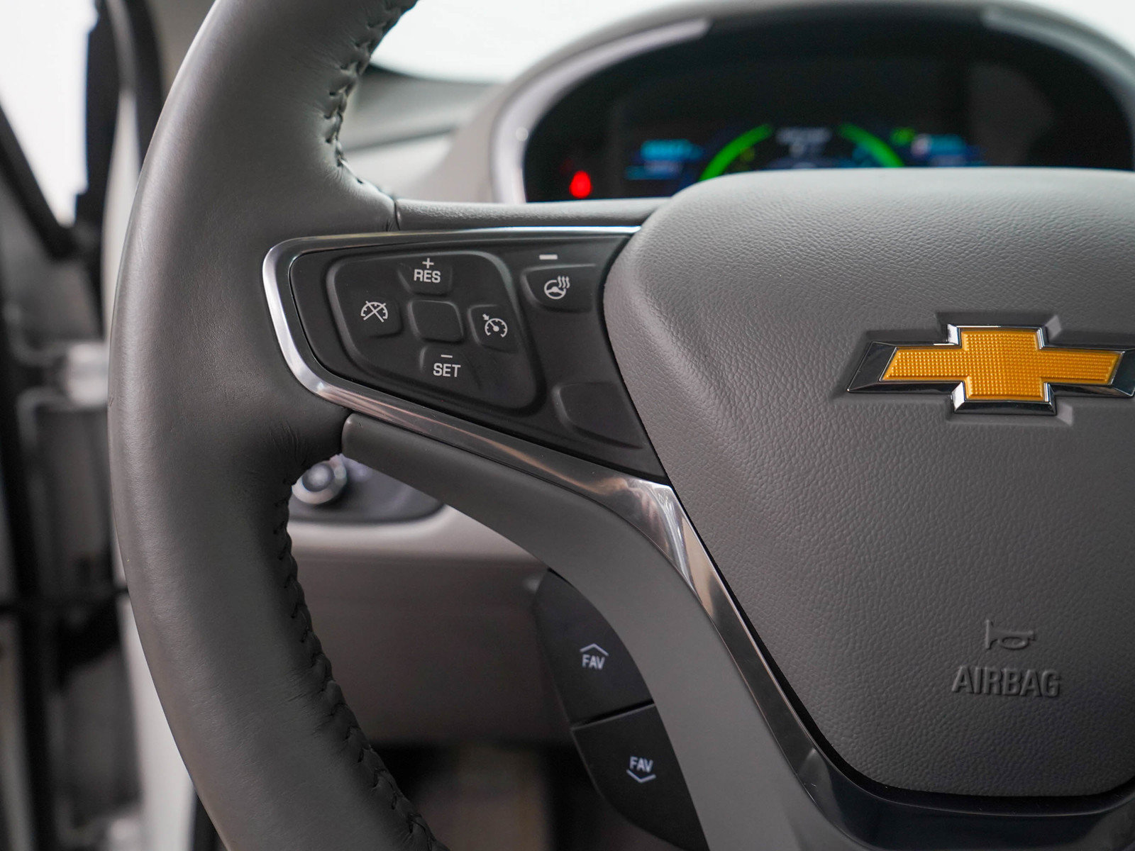 Used 2017 Chevrolet Volt LT w/ Comfort Package FWD image 22