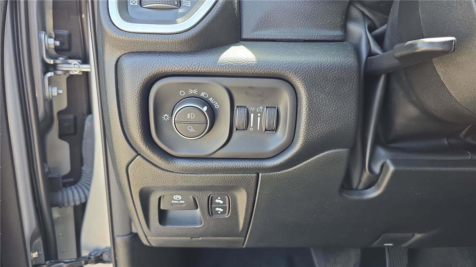 Used 2022 RAM 1500 Laramie AWD/4WD image 26
