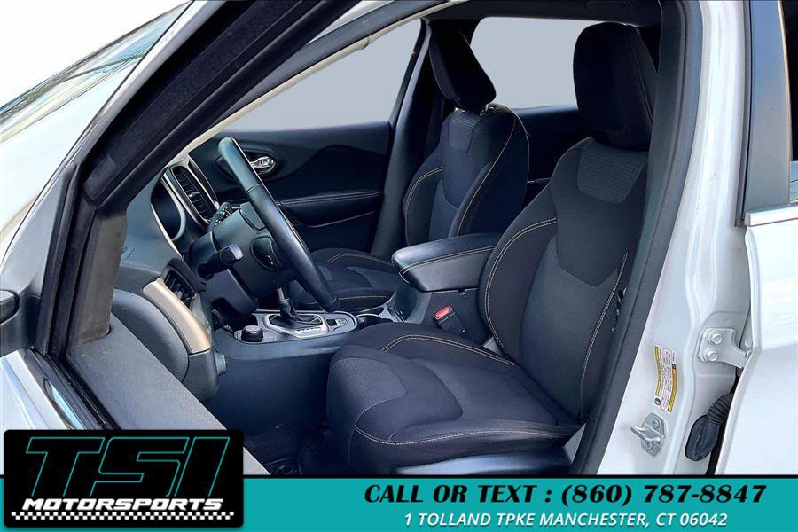 Used 2016 Jeep Cherokee Latitude w/ Cold Weather Group image 25