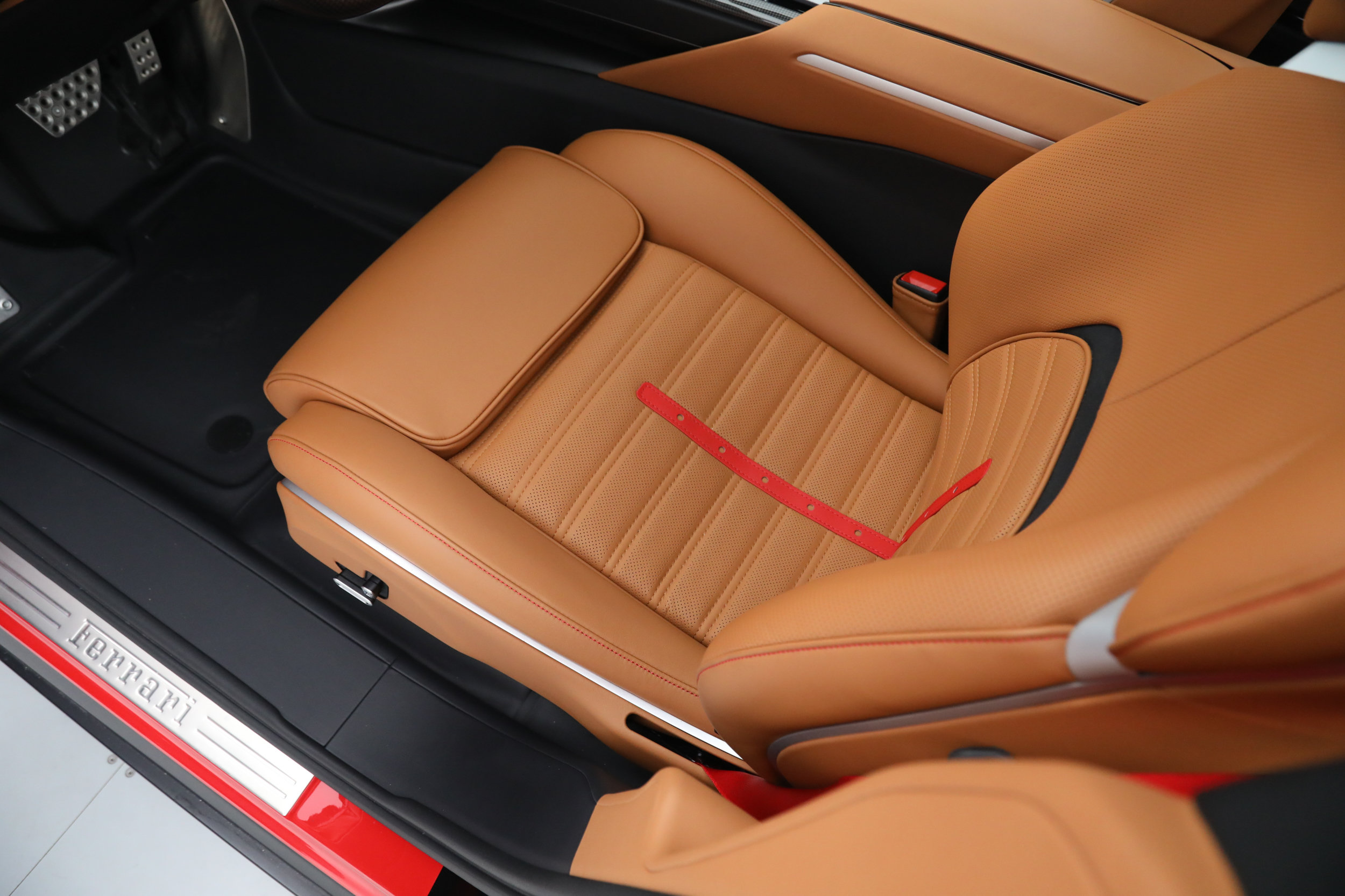 Certified 2026 Ferrari Purosangue AWD/4WD image 30