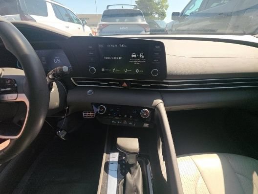 Used 2025 Hyundai Elantra Sport FWD image 14