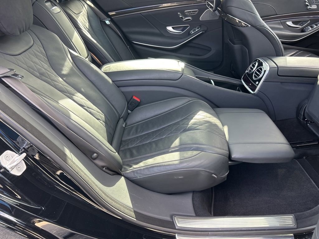 Used 2017 Mercedes-Benz S 550 Sedan image 29