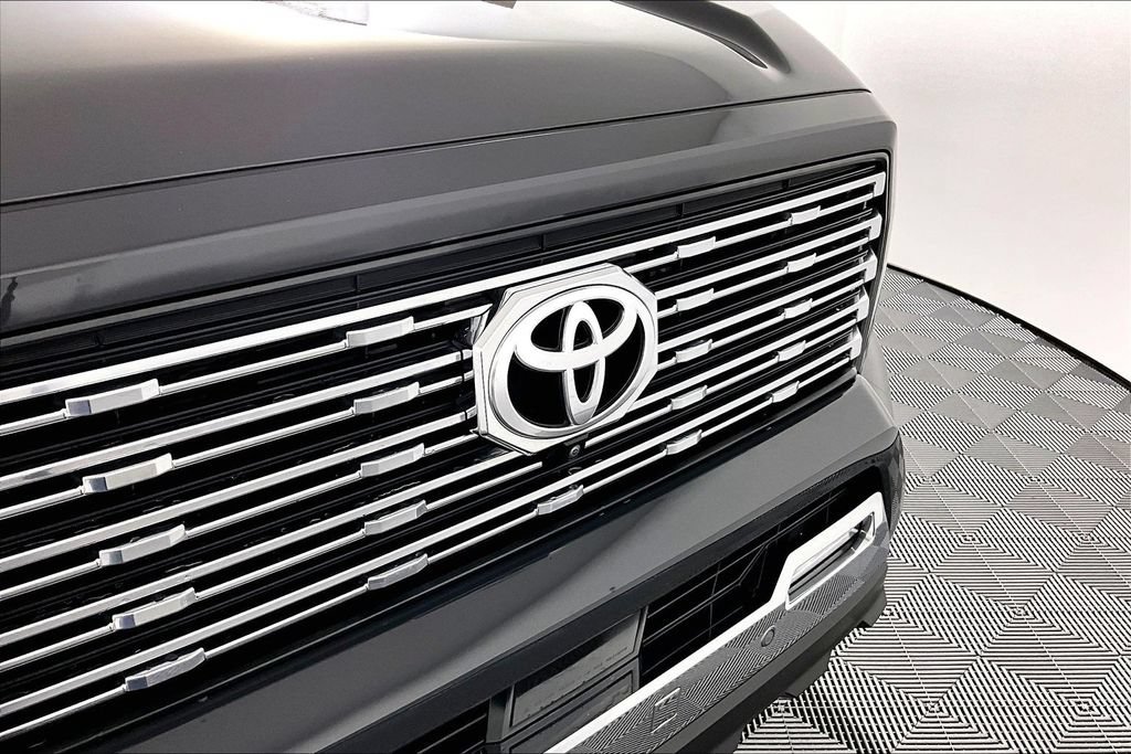 Used 2025 Toyota Tacoma Limited AWD/4WD image 30