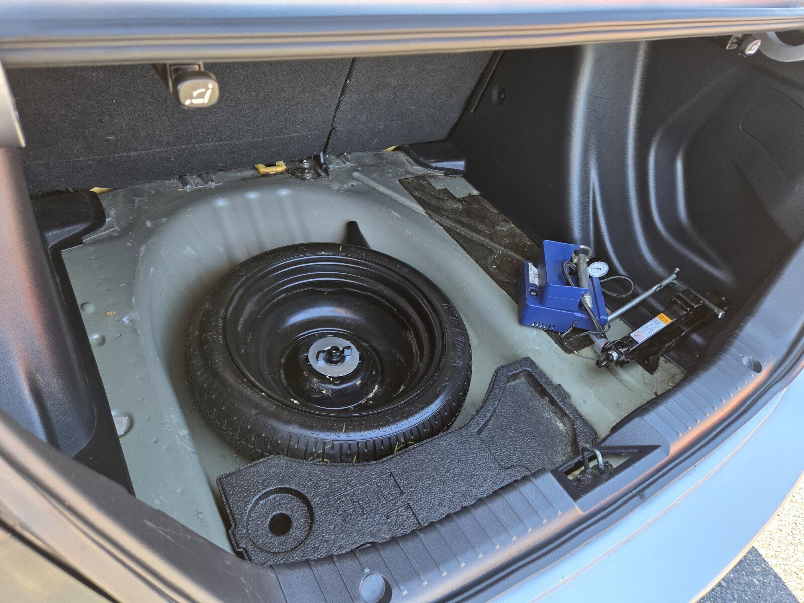 Used 2016 Scion iA image 12