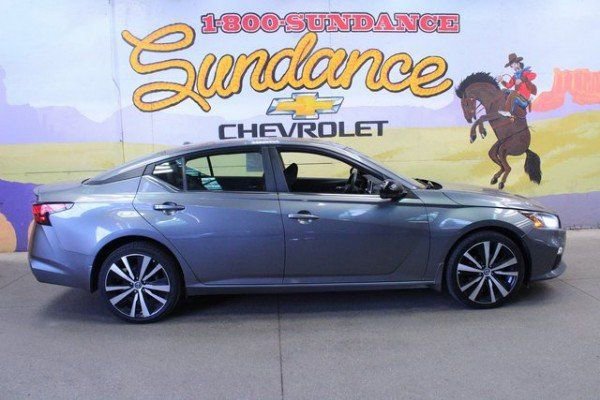 Used 2021 Nissan Altima 2.5 SR image 1
