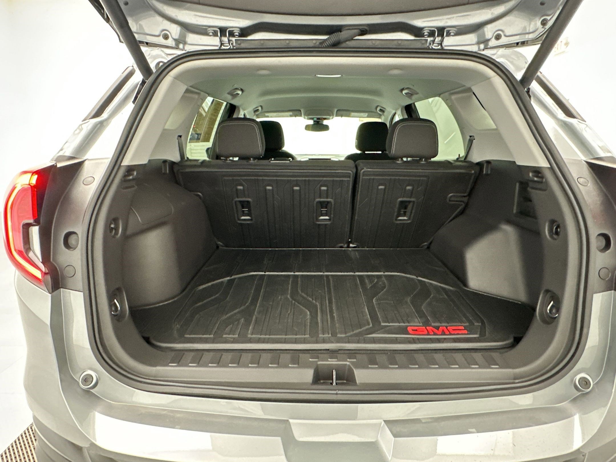 Certified 2024 GMC Terrain SLE w/ Driver Convenience Package FWD image 31