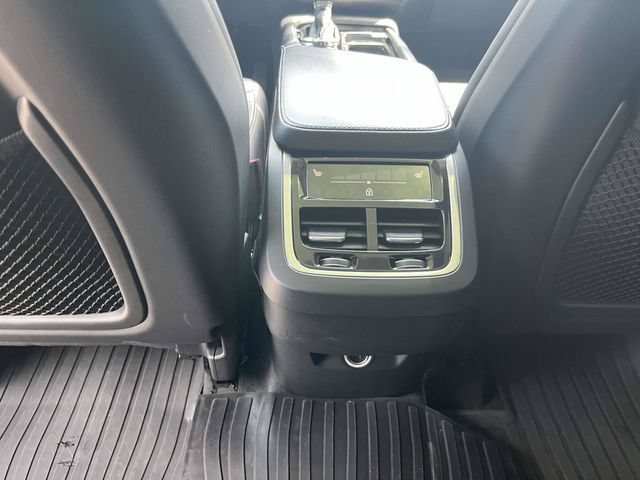 Used 2020 Volvo XC90 T5 Momentum w/ Protection Package Premier AWD/4WD image 15