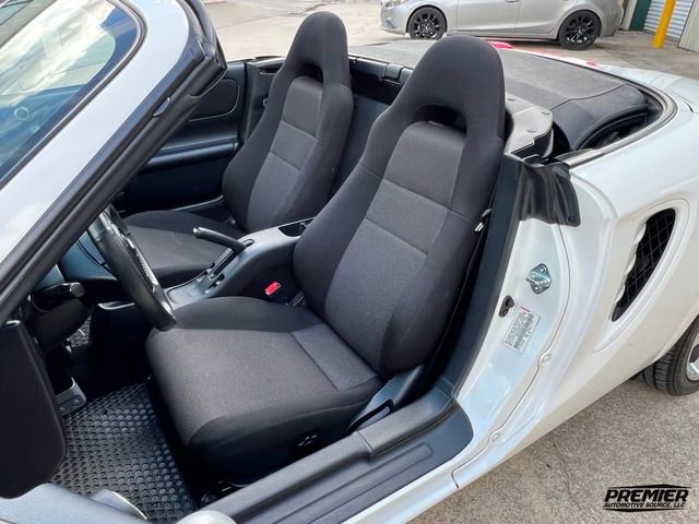 Used 2003 Toyota MR2 Spyder image 14