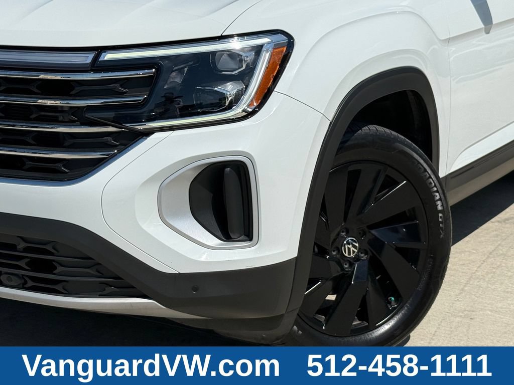 Used 2024 Volkswagen Atlas SE w/ Black Wheel Package FWD image 5