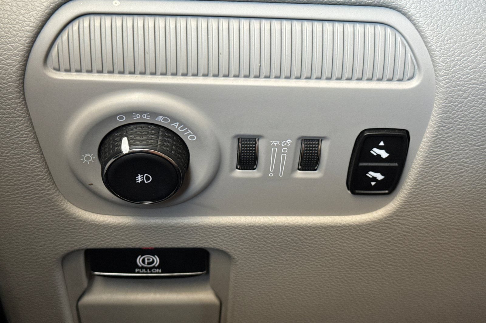 Used 2024 Jeep Wagoneer Series II AWD/4WD image 43