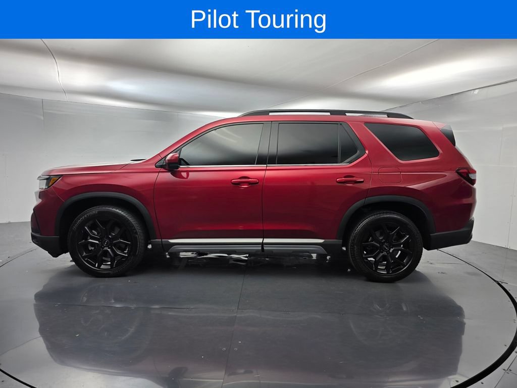 Used 2025 Honda Pilot Touring image 7