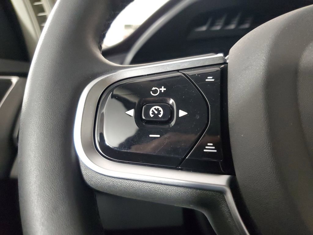 Certified 2025 Volvo XC90 B5 Core AWD/4WD image 26