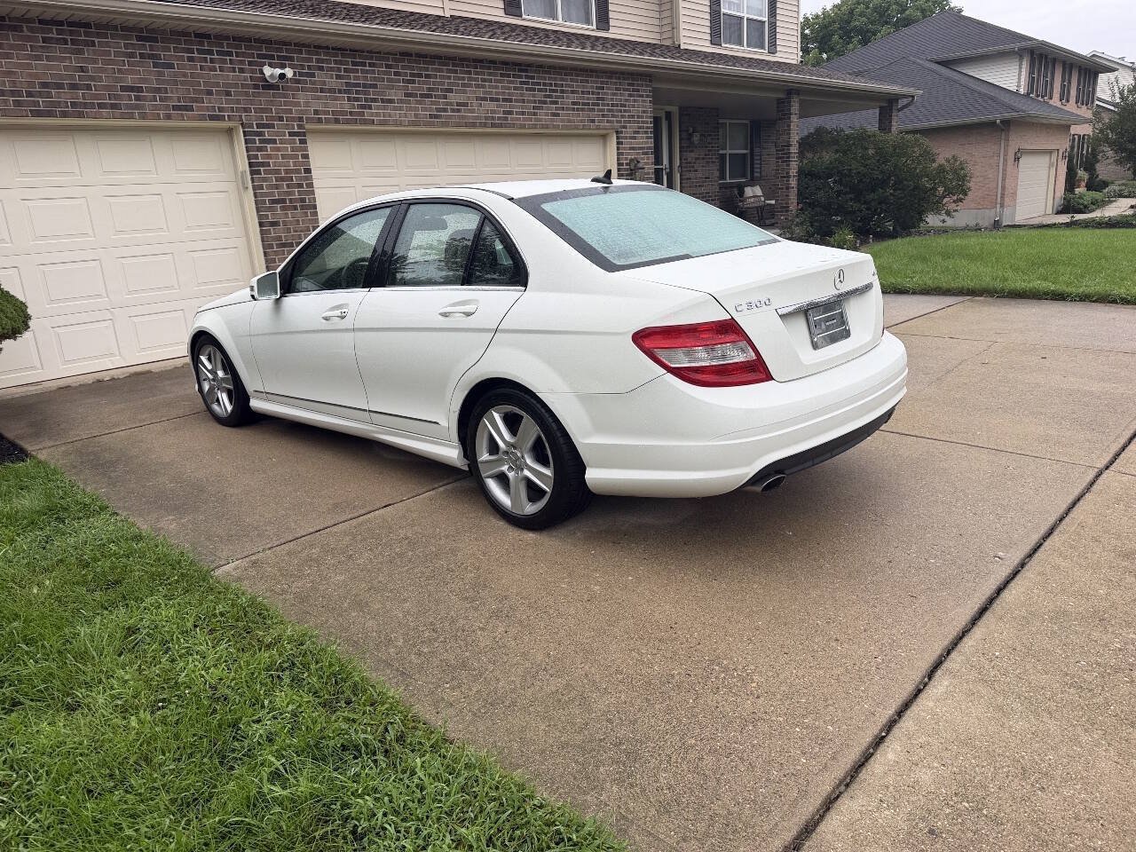 Used 2011 Mercedes-Benz C 300 4MATIC Sedan w/ Premium 1 Pkg image 3