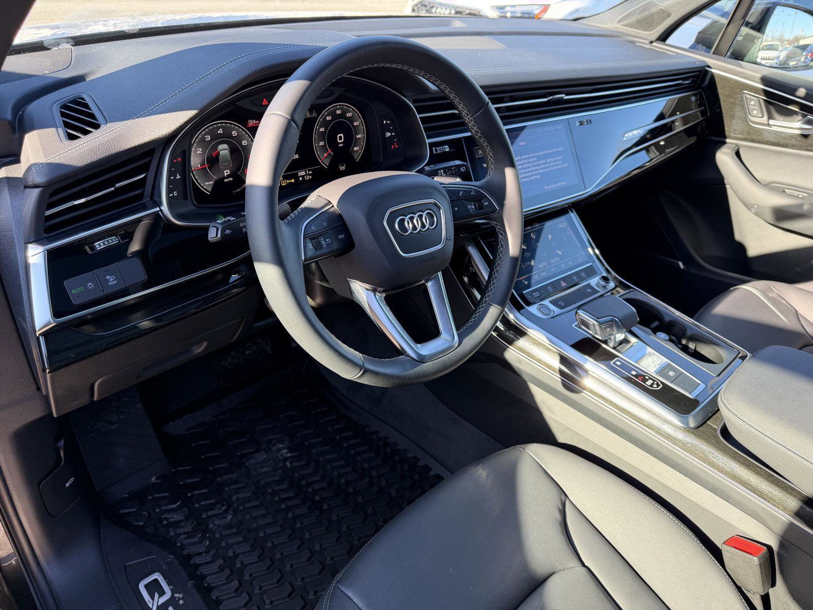 Used 2025 Audi Q7 2.0T Premium w/ Convenience Plus Package image 11
