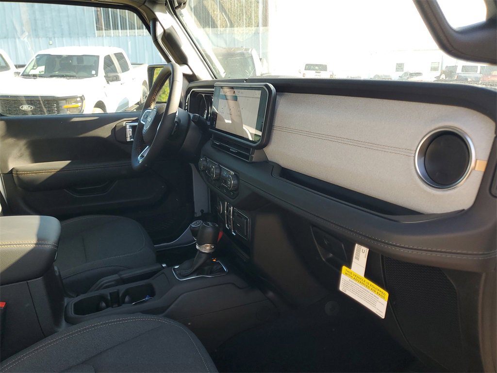 Used 2024 Jeep Wrangler Sahara image 33