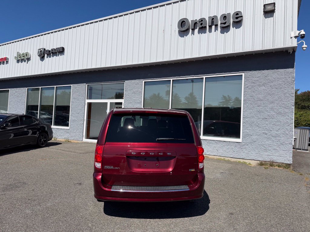 Used 2018 Dodge Grand Caravan SE w/ UConnect Hands-Free Group FWD image 5