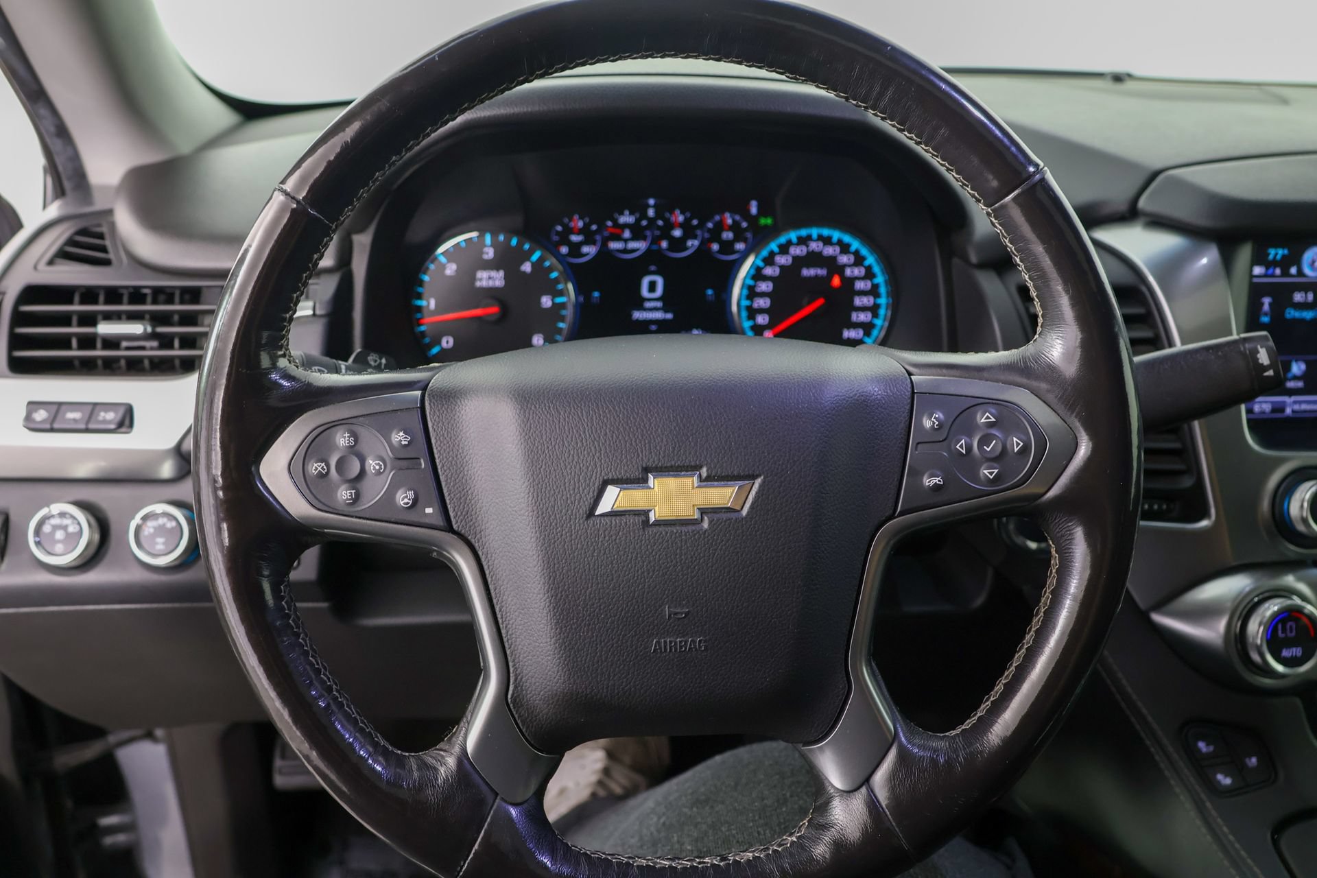 Used 2018 Chevrolet Suburban Premier AWD/4WD image 20