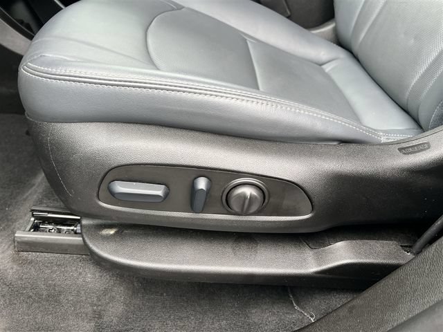 Certified 2024 Buick Enclave Essence w/ Sport Touring Edition AWD/4WD image 17