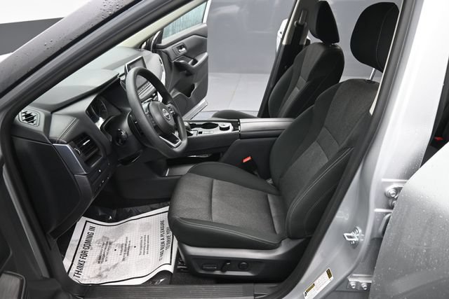 Used 2024 Nissan Rogue SV AWD/4WD image 13