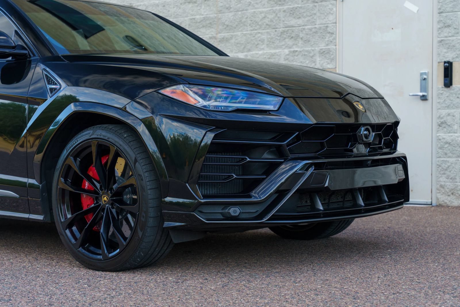 Used 2021 Lamborghini Urus AWD/4WD image 6