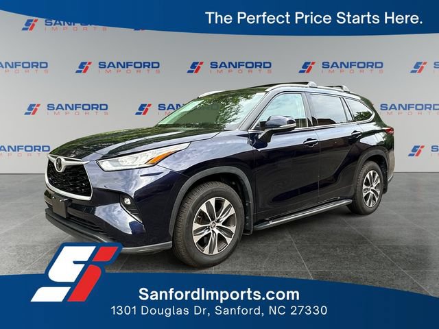 Used 2020 Toyota Highlander XLE FWD image 1