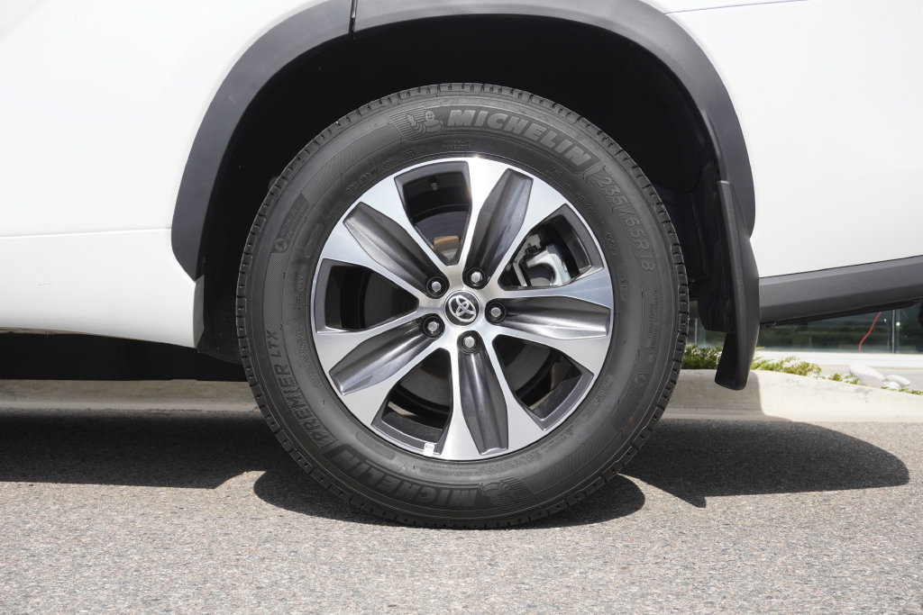 Used 2026 Toyota Highlander Limited AWD/4WD image 35