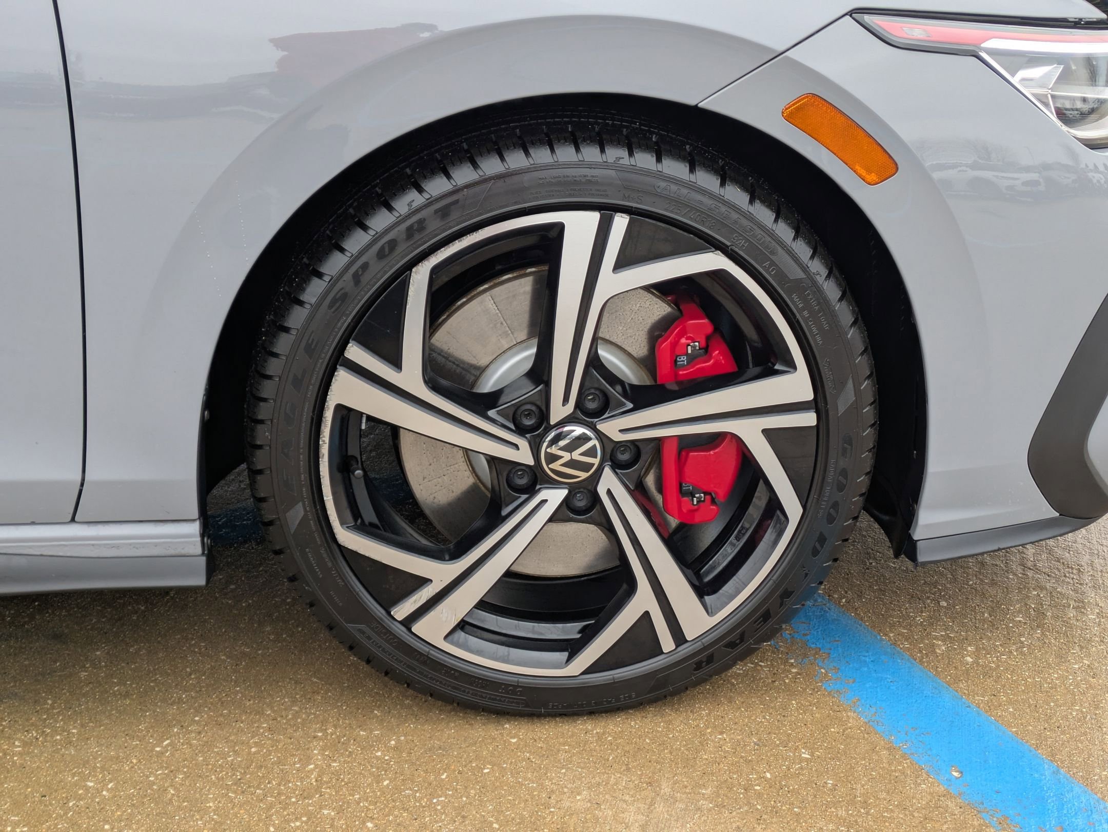 Used 2025 Volkswagen GTI SE image 32