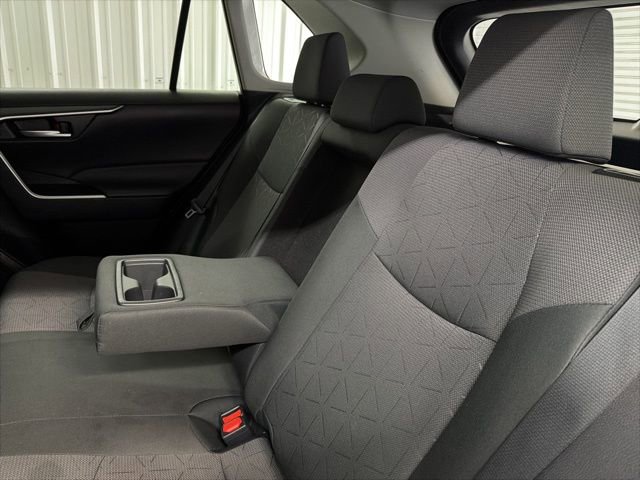 Used 2025 Toyota RAV4 XLE AWD/4WD image 15