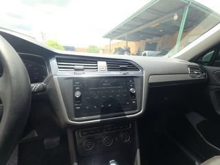 Used 2020 Volkswagen Tiguan SEL FWD image 7