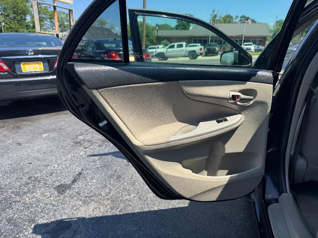 Used 2011 Toyota Corolla LE FWD image 14