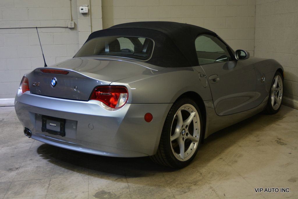 Used 2006 BMW Z4 3.0si image 8