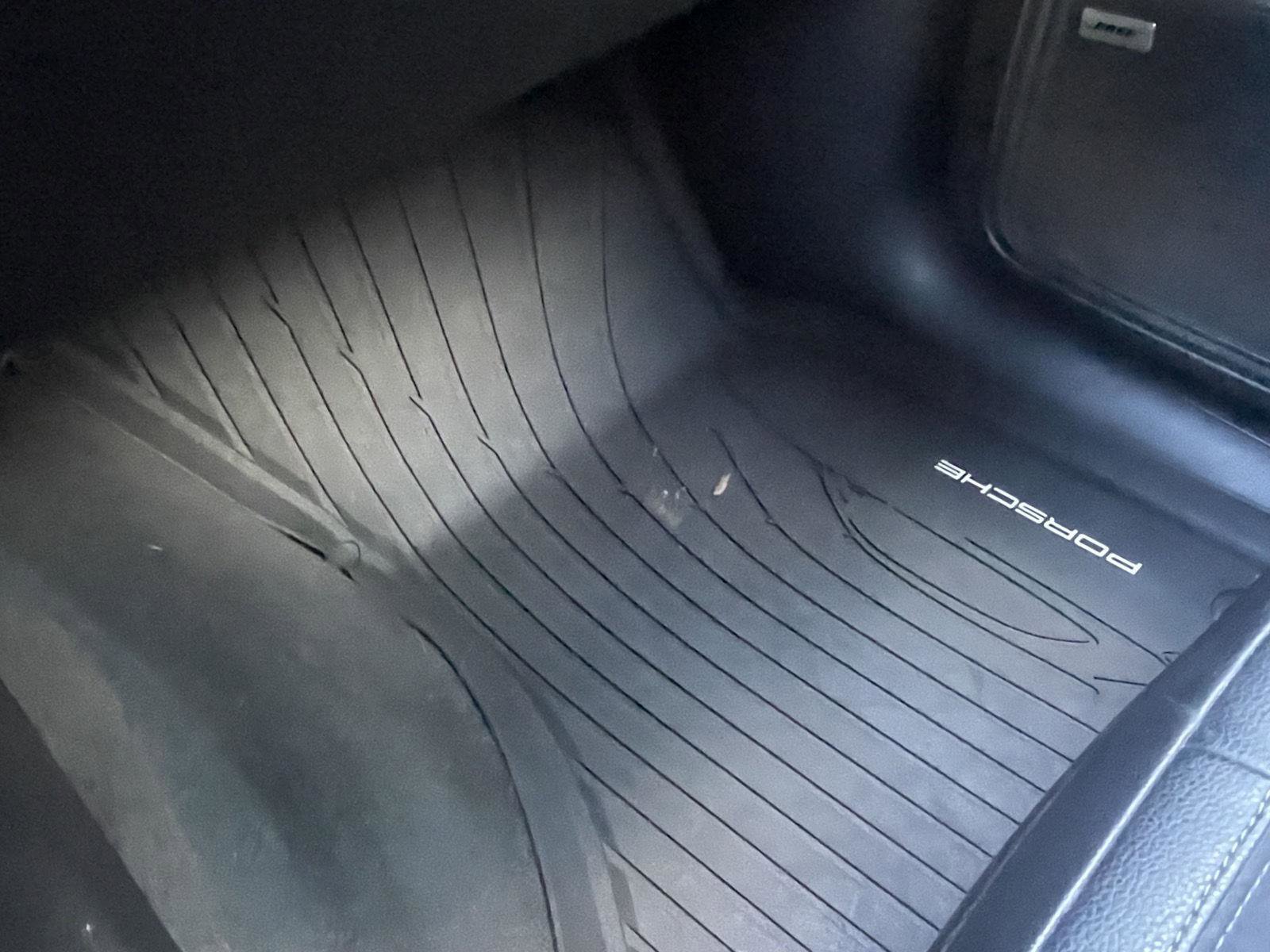 Used 2021 Porsche Macan image 20