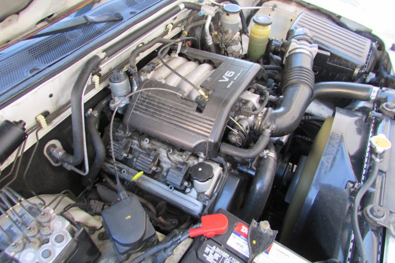 Used 1999 Isuzu Rodeo LS RWD image 17