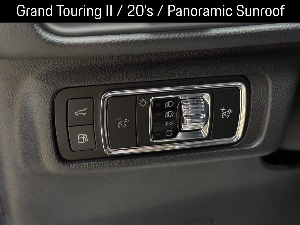 Used 2024 Lincoln Corsair Grand Touring w/ Equipment Group 301A image 17