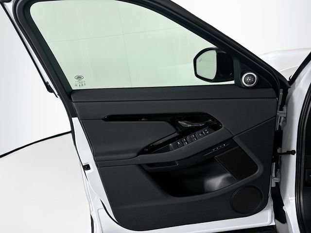 Used 2026 Land Rover Range Rover Evoque S image 11