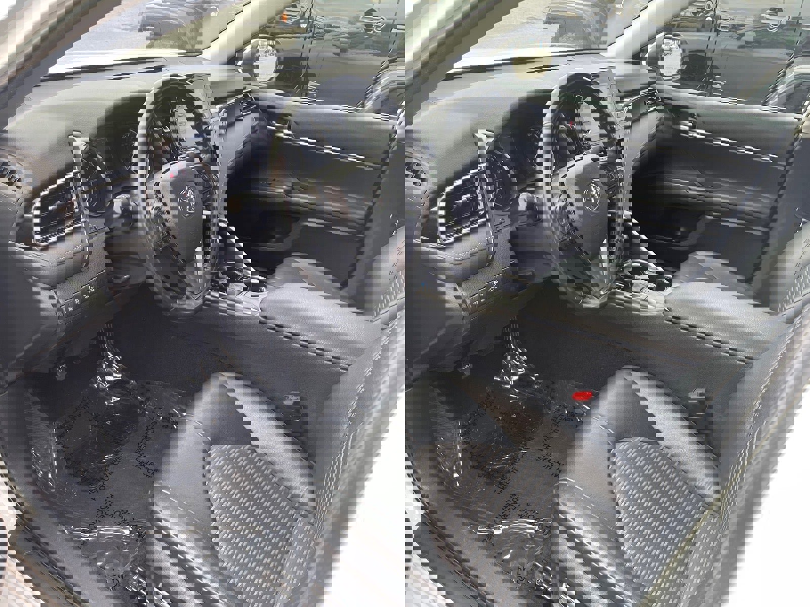 Used 2024 Toyota Camry SE image 7