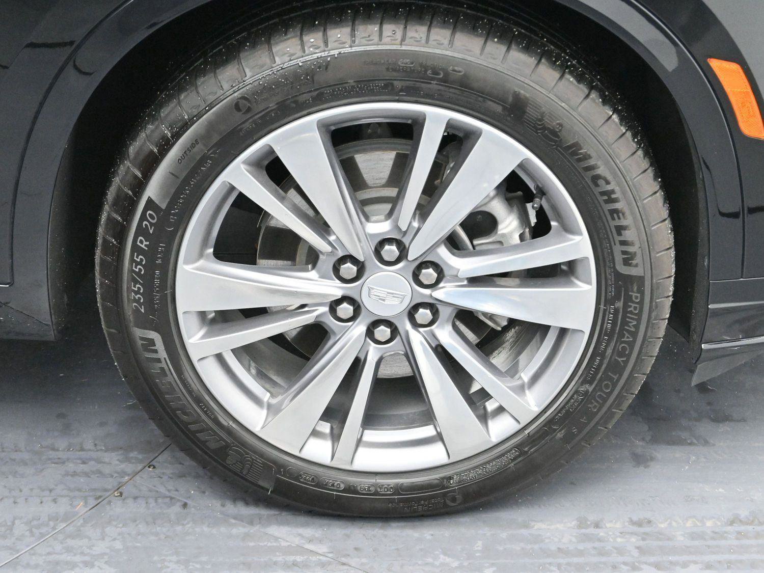 Certified 2025 Cadillac XT6 Premium Luxury image 31