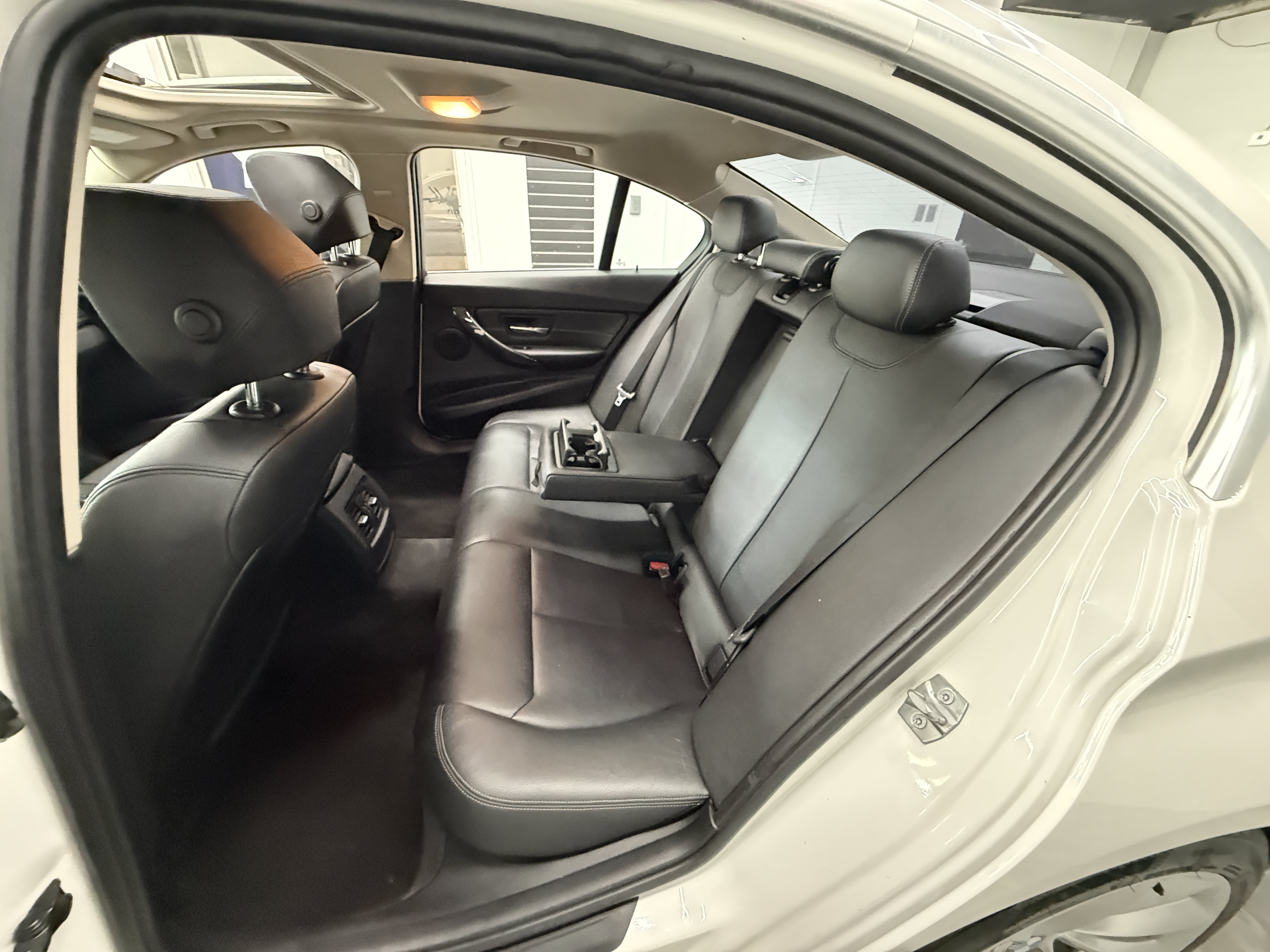 Used 2014 BMW 320i xDrive Sedan AWD/4WD image 23