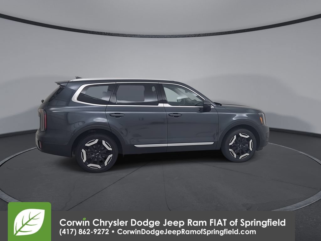 Used 2024 Kia Telluride EX w/ EX Captain's Chair Package FWD image 16