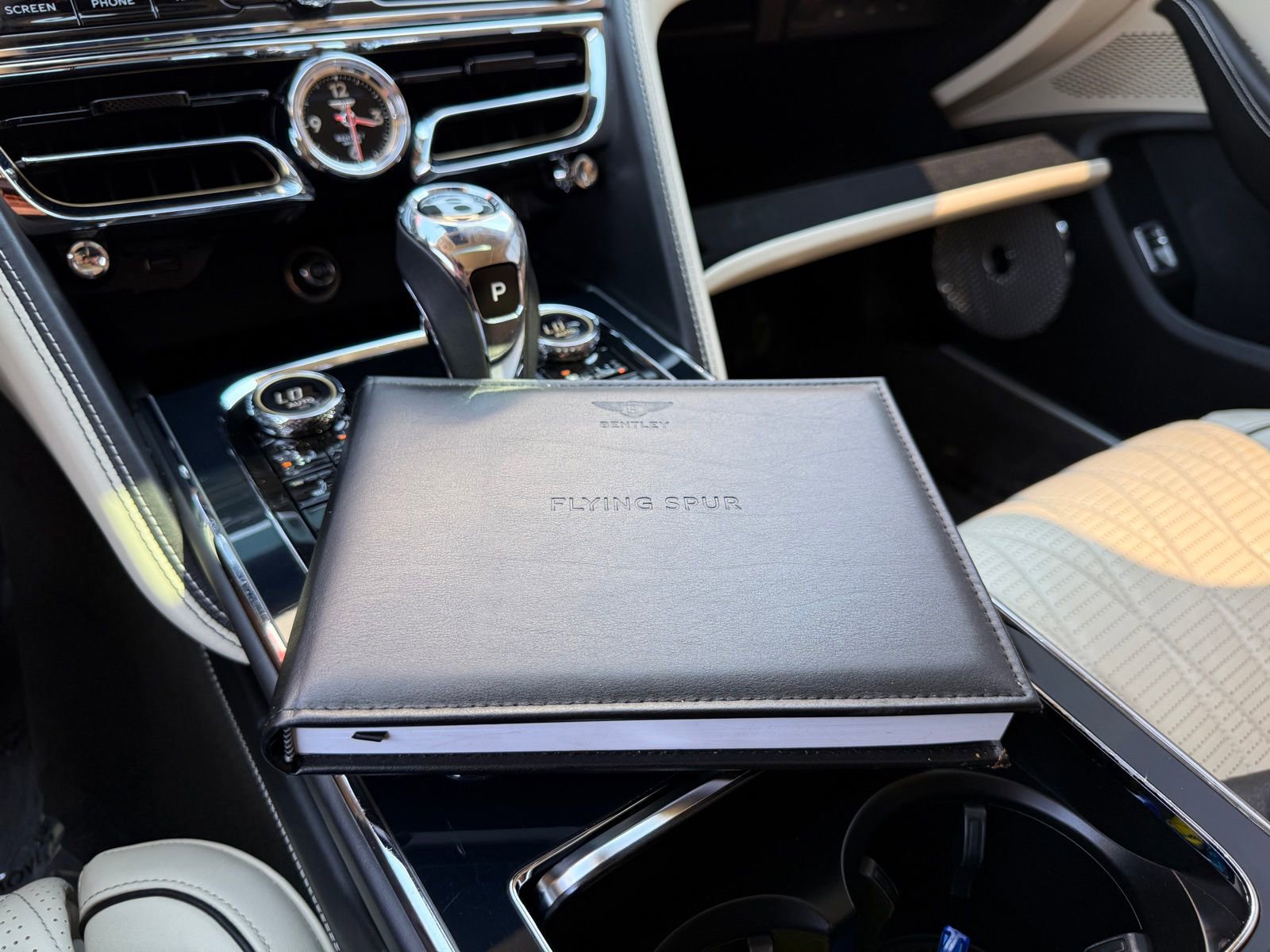 Used 2020 Bentley Flying Spur W12 image 40