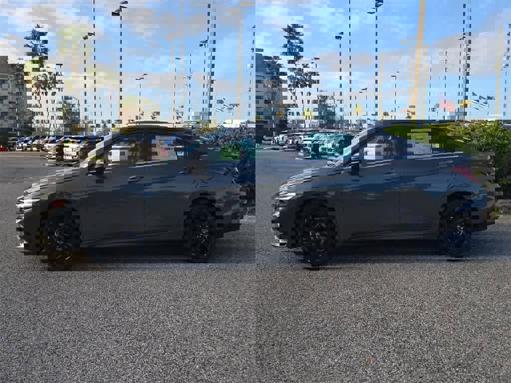 New 2026 Hyundai Elantra SEL Sport Premium image 3